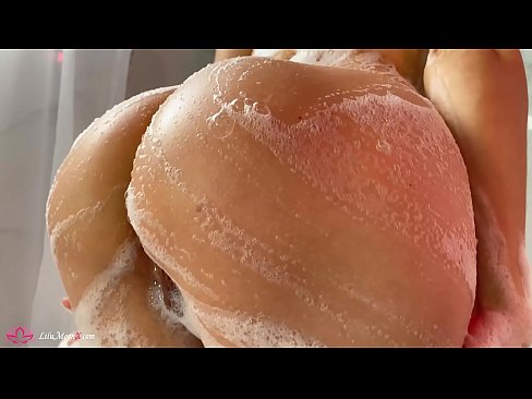 ❤️ UBrunette uphulula amaphambili ePussy ngeVibrator ukuya kwi-Intense Orgasm kwiShower Amahule kuthi ﹏